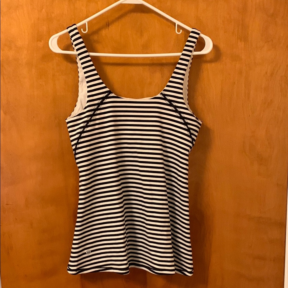 Lululemon Athletica Black and White Fitted Sleeveless Tank Top